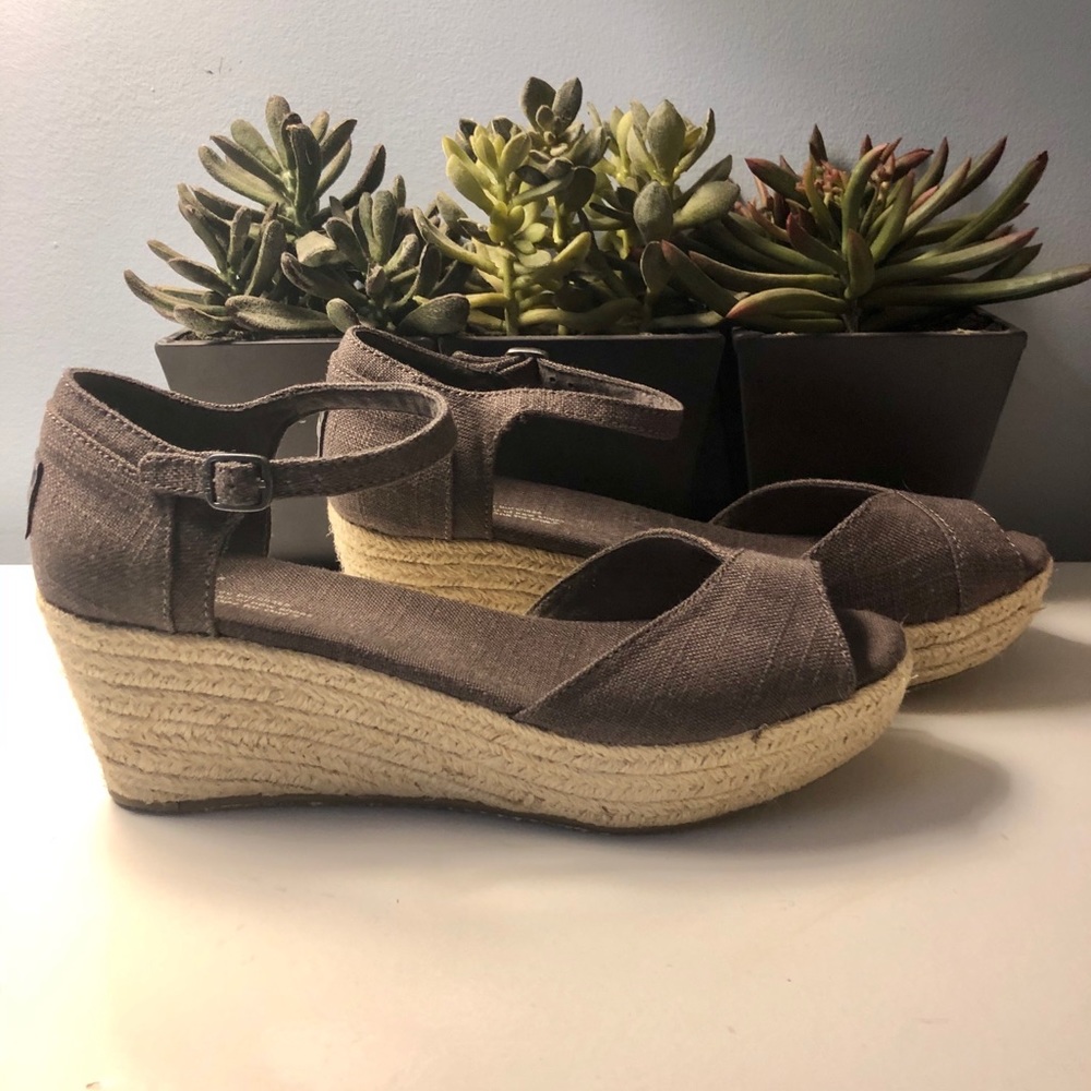 🎉HP🎉 NIB, Toms Platform Wedge
